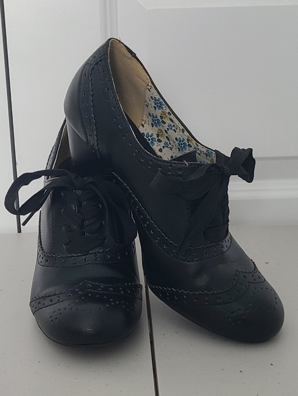 American Eagle Oxford Heels